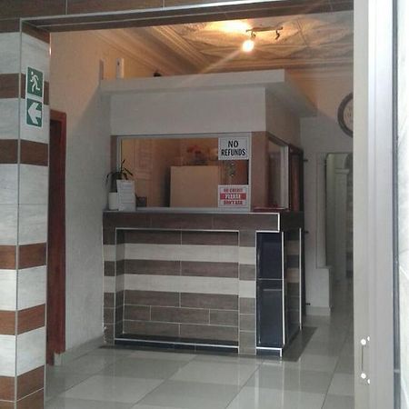 Royal Crown Guesthouse Йоханесбург Екстериор снимка