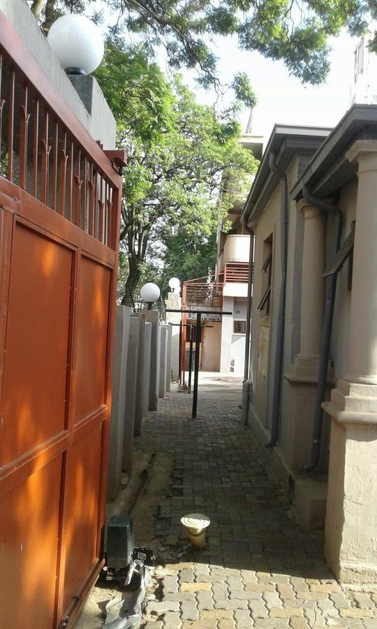 Royal Crown Guesthouse Йоханесбург Екстериор снимка